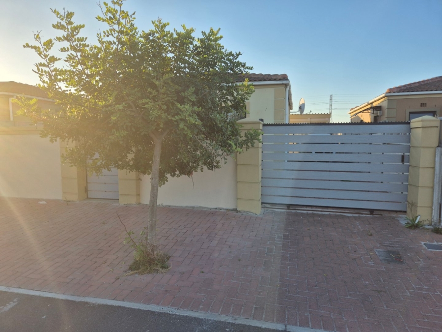 2 Bedroom Property for Sale in Montclair Western Cape